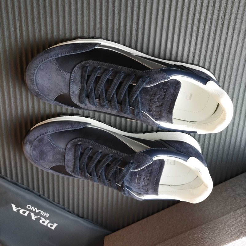 PRADA  블루 스웨이드 운동화 001-227564