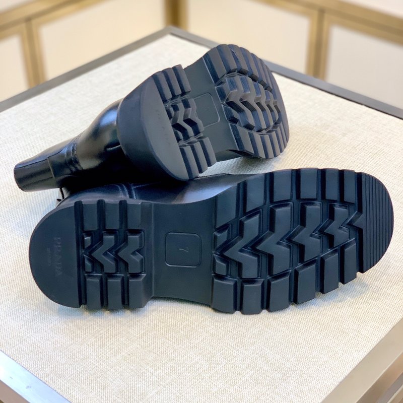 PRADA 클래식 라운드 토 남성 가죽 부츠 001-227567