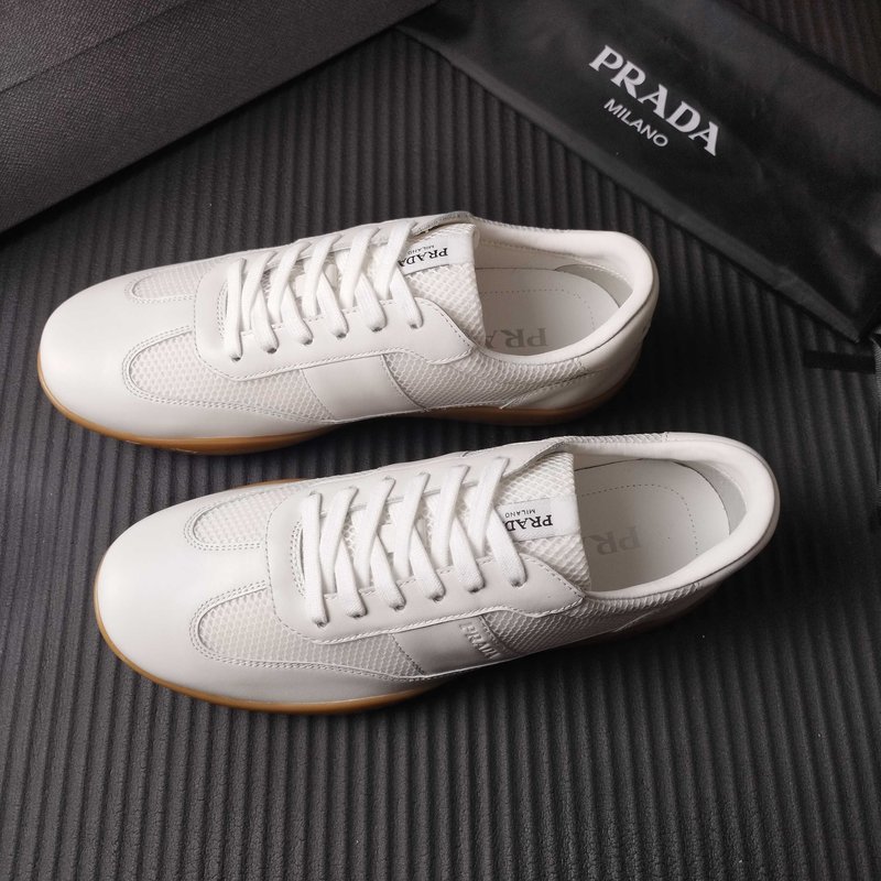 PRADA 프라다 화이트 운동 캐주얼 슈즈 001-227629