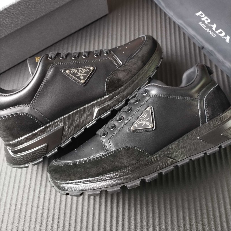 프라다 PRADA 블랙 레더 운동화 001-227657