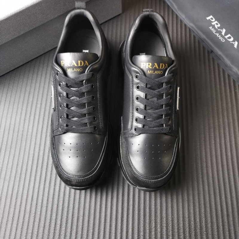프라다 PRADA 블랙 레더 운동화 001-227657