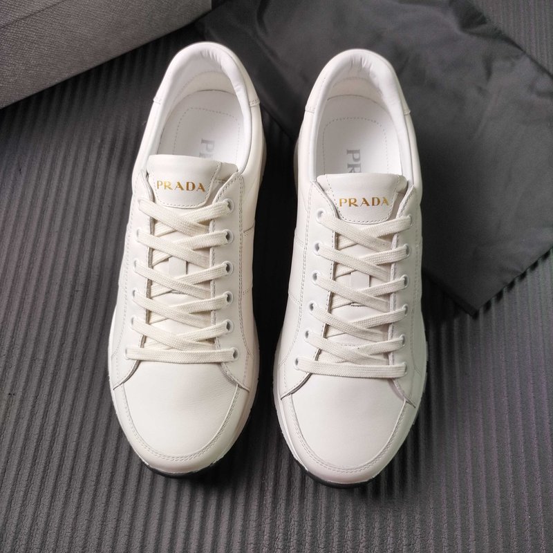 PRADA 화이트 레저 스니커즈 001-227692