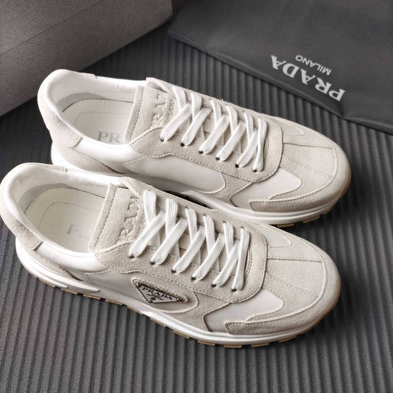 PRADA 프라다 화이트 운동 캐주얼 슈즈 001-227712