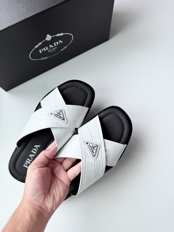 Prada 클래식 메탈 로고 크로스 샌들 001-227716