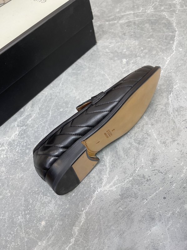 GUCCI 남성 최상급 소 가죽 로퍼 001-227791