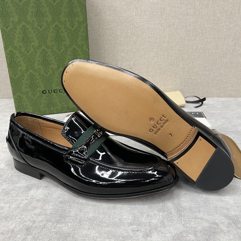 GUCCI 말비트 장식 남성 로퍼 001-227807