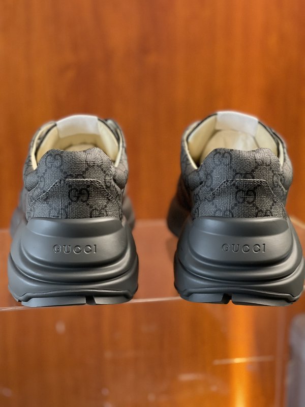 GUCCI 볼카노 그레이 남녀공용 대드슈즈 001-227817