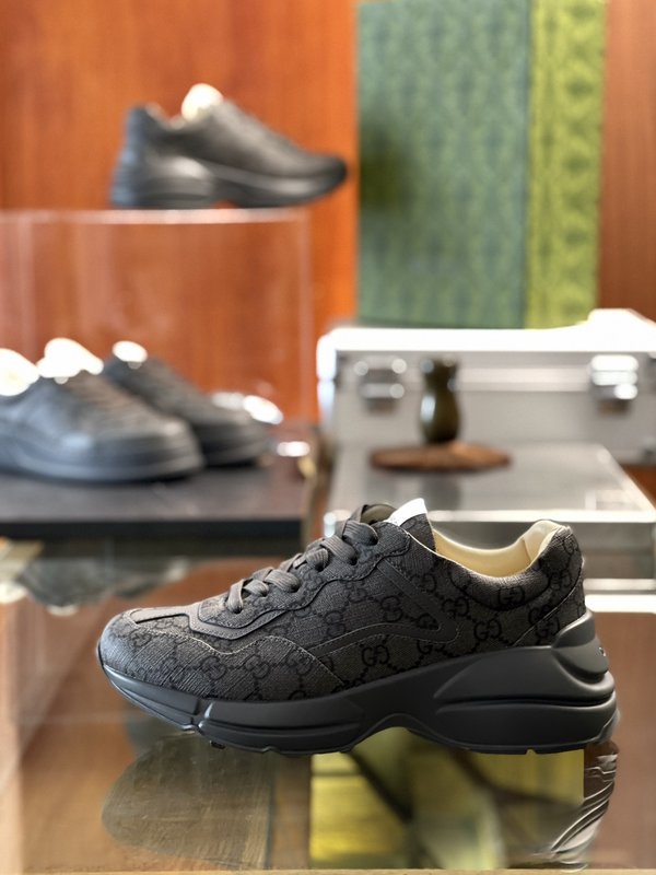 GUCCI 볼카노 그레이 남녀공용 대드슈즈 001-227817