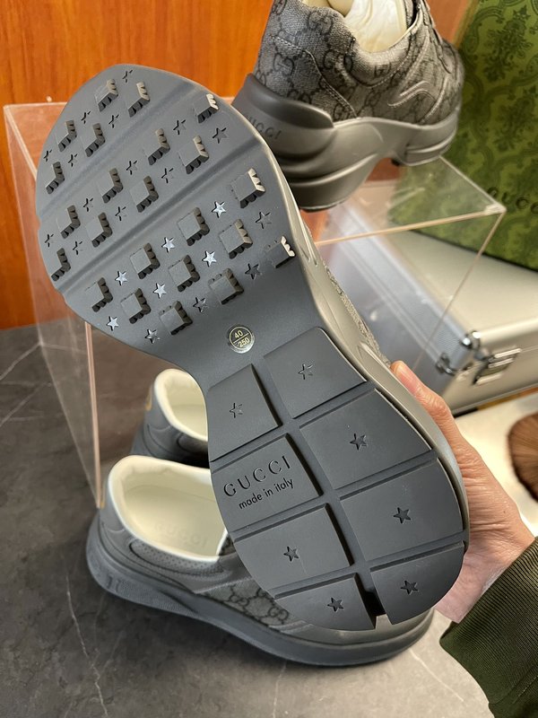 GUCCI 볼카노 그레이 남녀공용 대드슈즈 001-227817