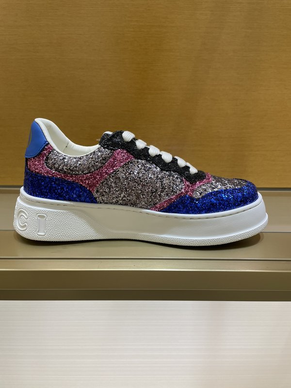GUCCI 구찌 커플 가죽 스니커즈 001-227824