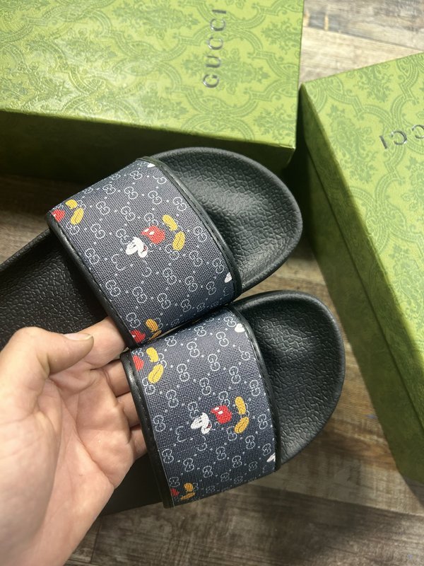 Gucci 구치 클래식 프린트 슬리퍼 001-227825