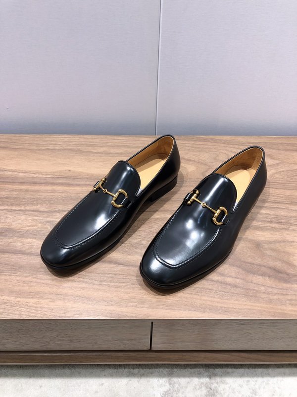 Gucci 남성 신규 말발굽 버클 가죽 구두 001-227936