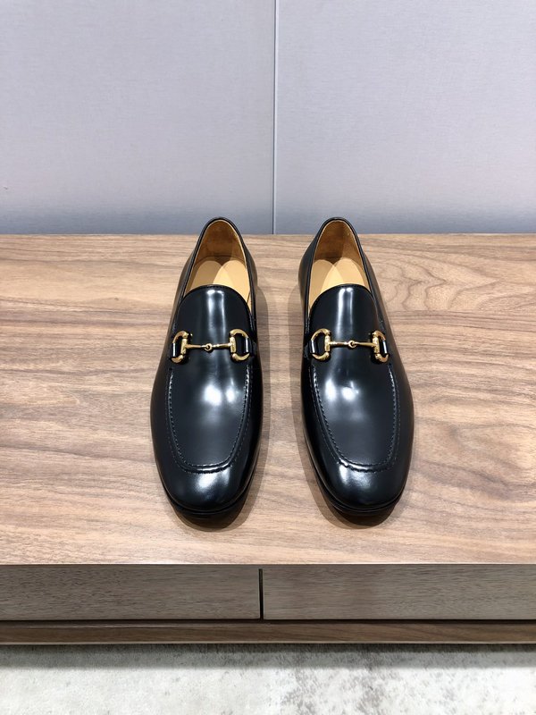 Gucci 남성 신규 말발굽 버클 가죽 구두 001-227936