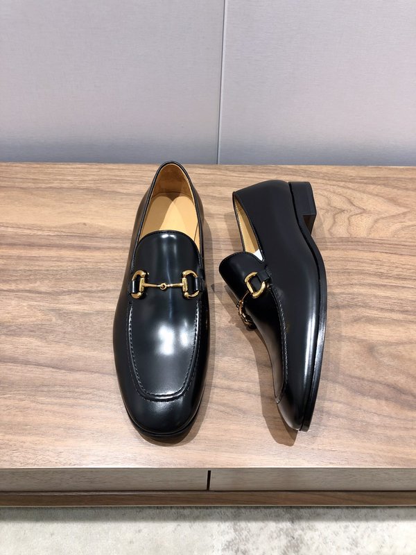 Gucci 남성 신규 말발굽 버클 가죽 구두 001-227936