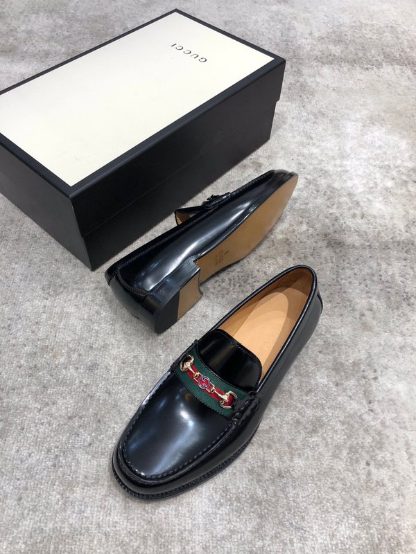 Gucci 신규 소가죽 로퍼 슈즈 001-228046