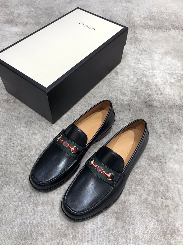 Gucci 신규 소가죽 로퍼 슈즈 001-228046