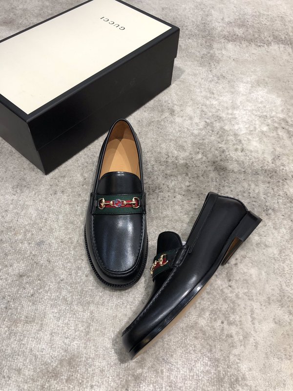 Gucci 신규 소가죽 로퍼 슈즈 001-228046