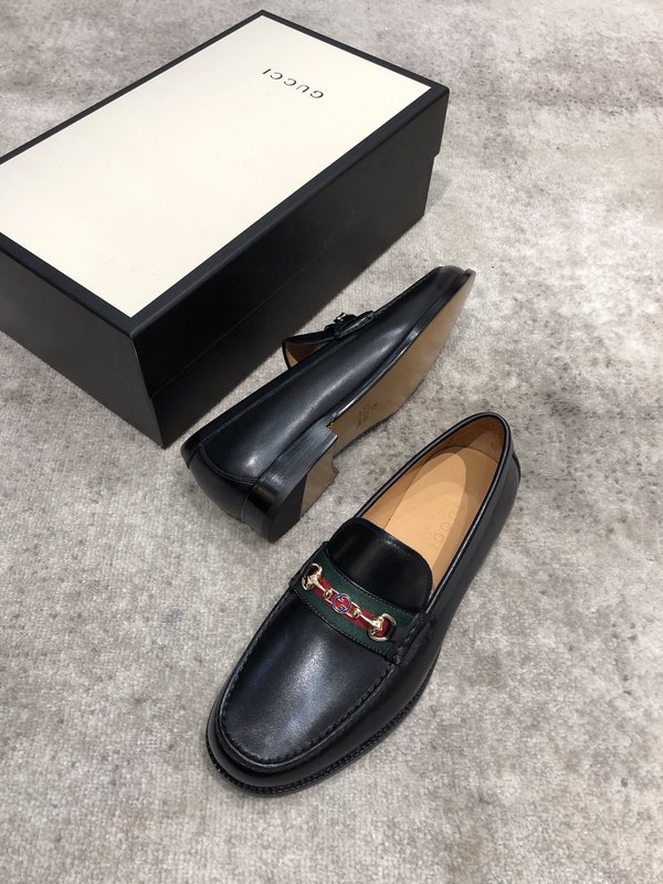 Gucci 신규 소가죽 로퍼 슈즈 001-228046