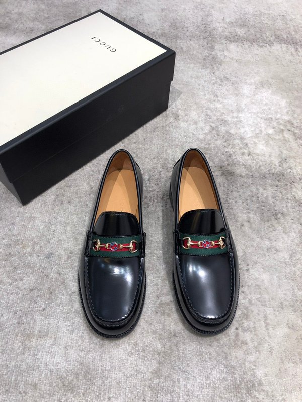Gucci 신규 소가죽 로퍼 슈즈 001-228046