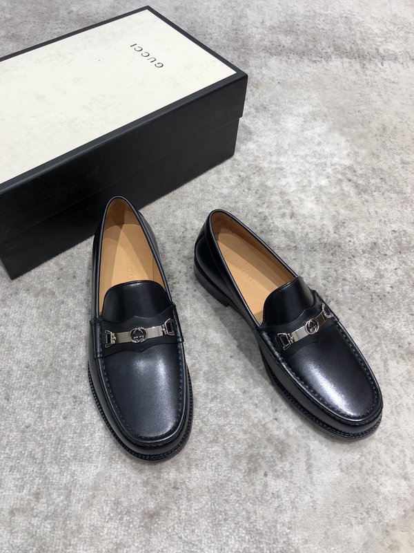 Gucci 신상 소가죽 개변주 로퍼 001-228047