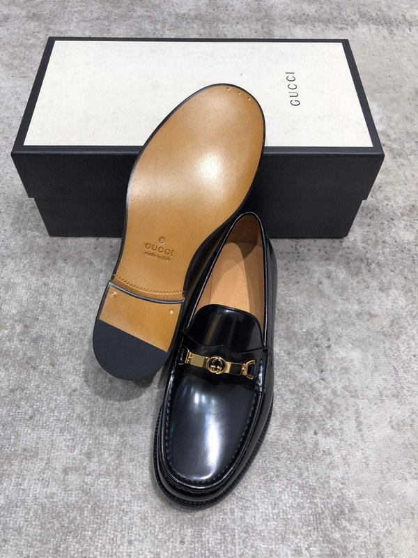 Gucci 신상 소가죽 개변주 로퍼 001-228047