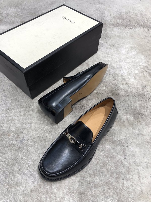 Gucci 신상 소가죽 개변주 로퍼 001-228047