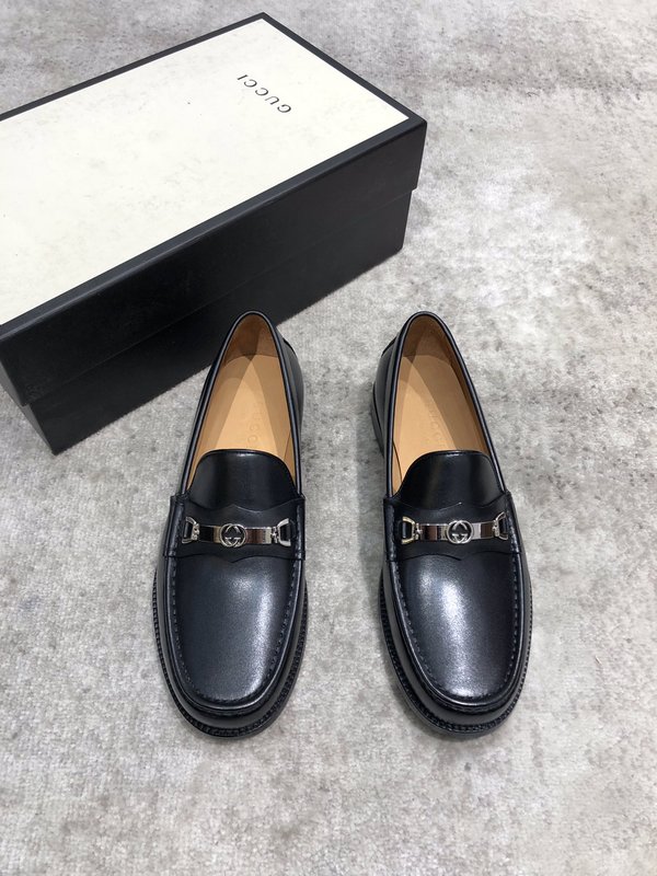 Gucci 신상 소가죽 개변주 로퍼 001-228047