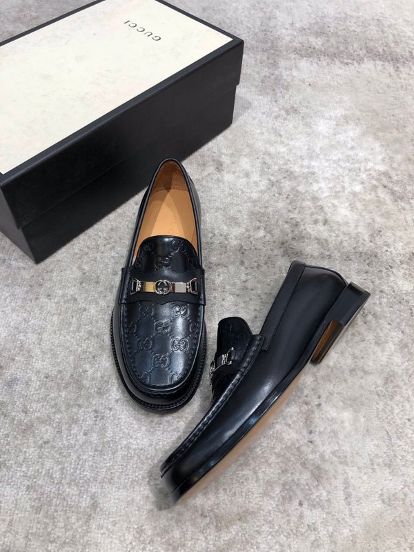 Gucci 신상 카운터 동기 가죽 로퍼 001-228048