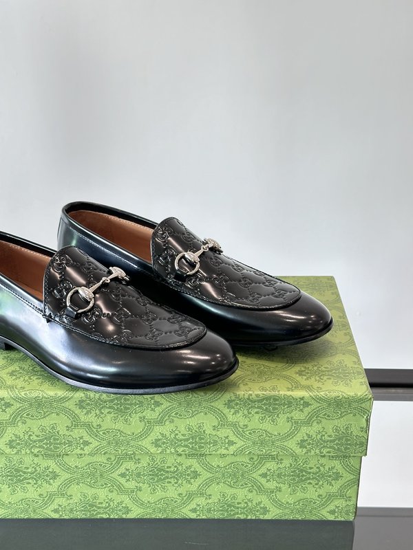Gucci 남성 가죽 말장식 캐주얼 구두 001-228105