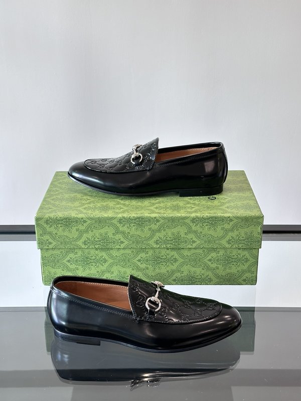 Gucci 남성 가죽 말장식 캐주얼 구두 001-228105