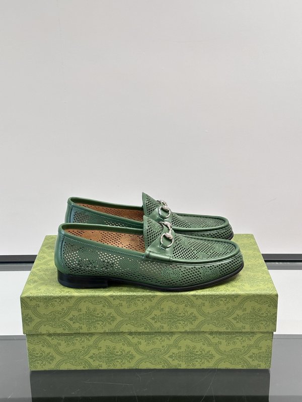 Gucci 남성 가죽 말장식 로퍼 001-228135