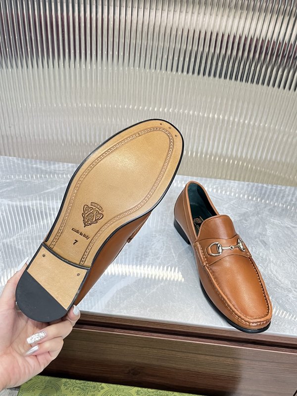 Gucci 남성 말굽 장식 로퍼 브라운 가죽 001-228143