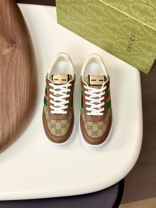 Gucci 구치 가죽 자수 캐주얼 스니커즈 001-228144