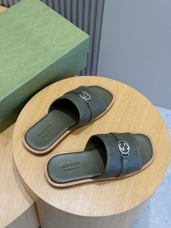 구찌 남성 인터로킹 G 슬라이드 001-228145