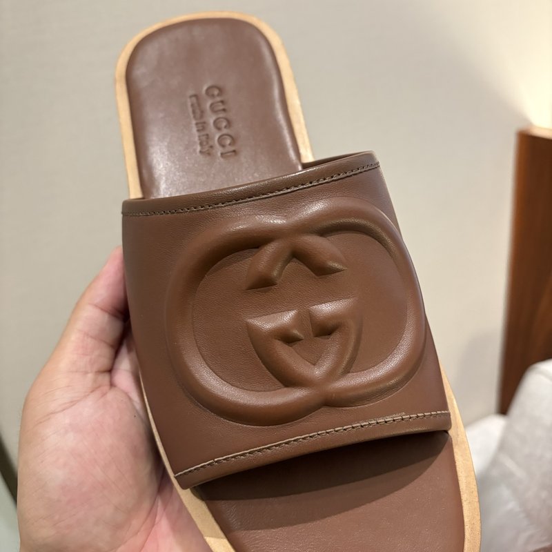 GUCCI 전체 가죽 슬라이드 샌들 001-228164