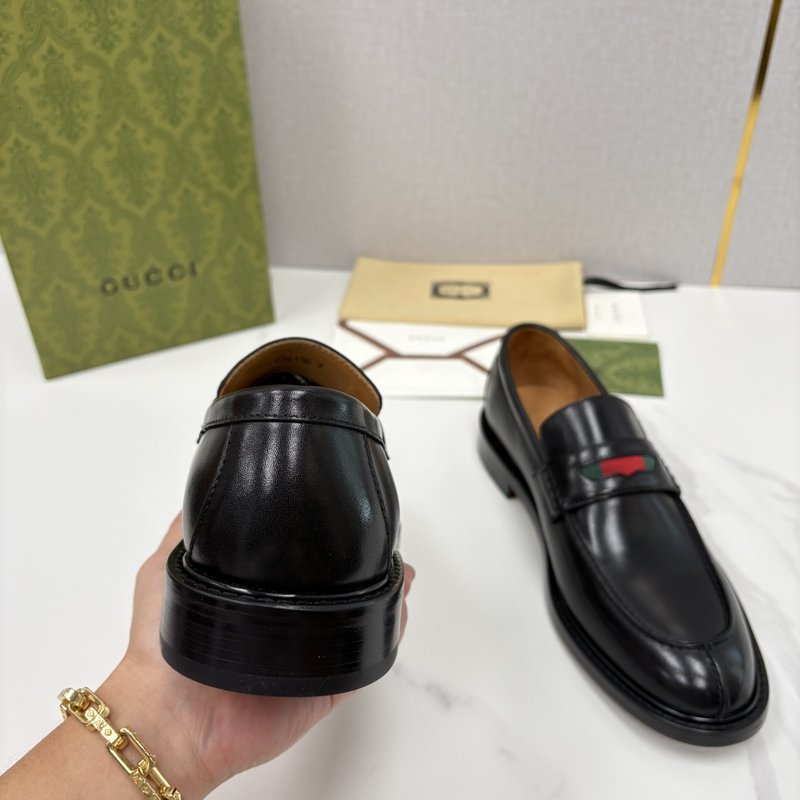 Gucci 남성 심플 로퍼 슈즈 001-228172