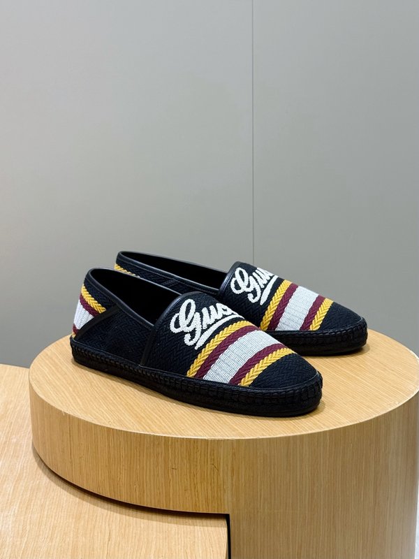 Gucci 이탈리아 수입 스웨이드 어부화 001-228205