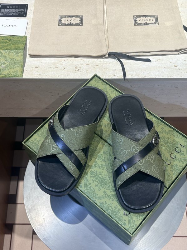 GUCCI 남성 크로스 샌들 더블 G 로고 001-228259