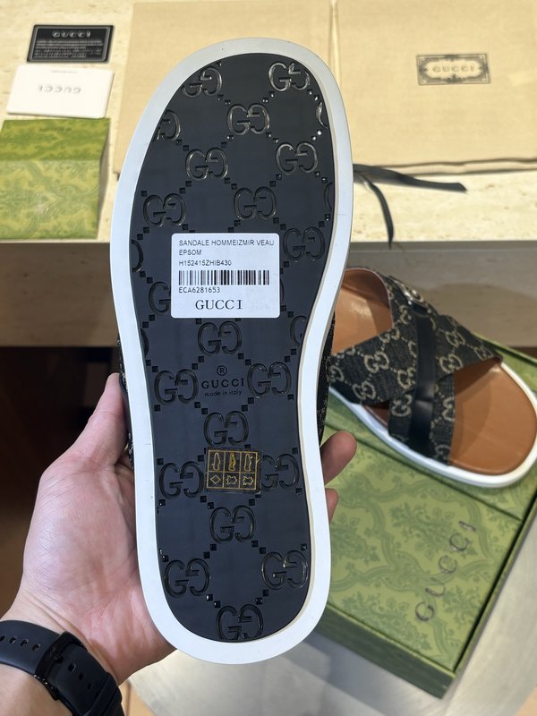 GUCCI 남성 교차 인터록 샌들 001-228273