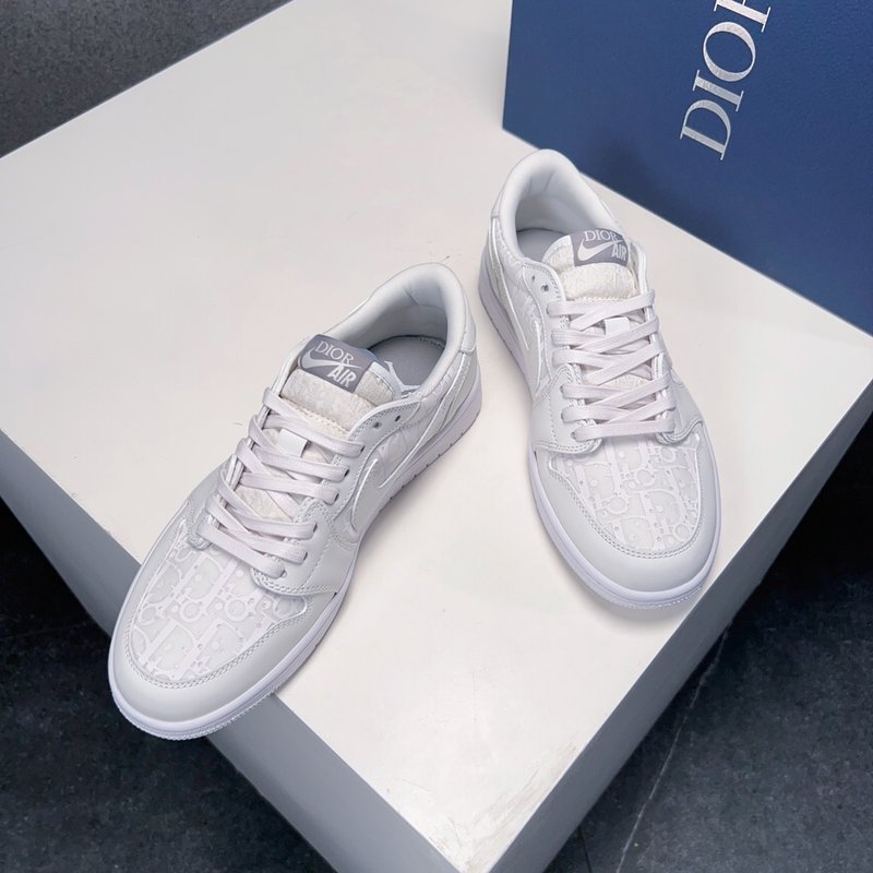 Dior 가 화이트 로우탑 캐주얼 운동화 001-228291