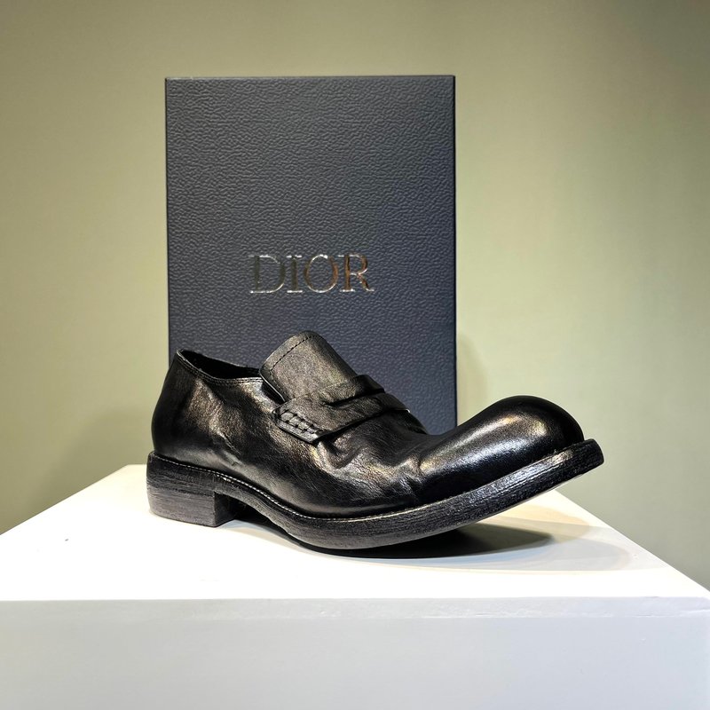 Dior 워싱 빈티지 아일랜드 말가죽 구두 001-228392