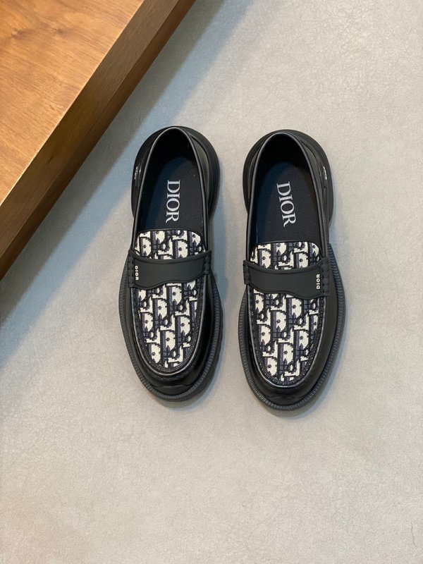 DIOR 디올르 모카신 가죽 Gancio 장식 001-228493