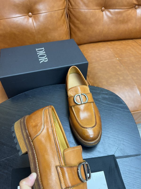 Dior 디올 레이스업 조각상 워시드 가죽 구두 001-228497