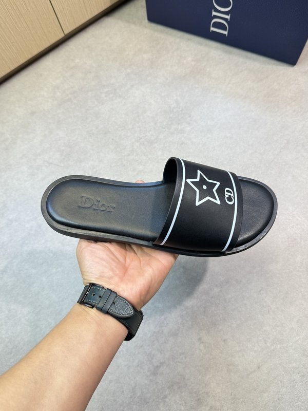 디올 Dior 토템 에코 가죽 캐주얼 슬리퍼 001-228658