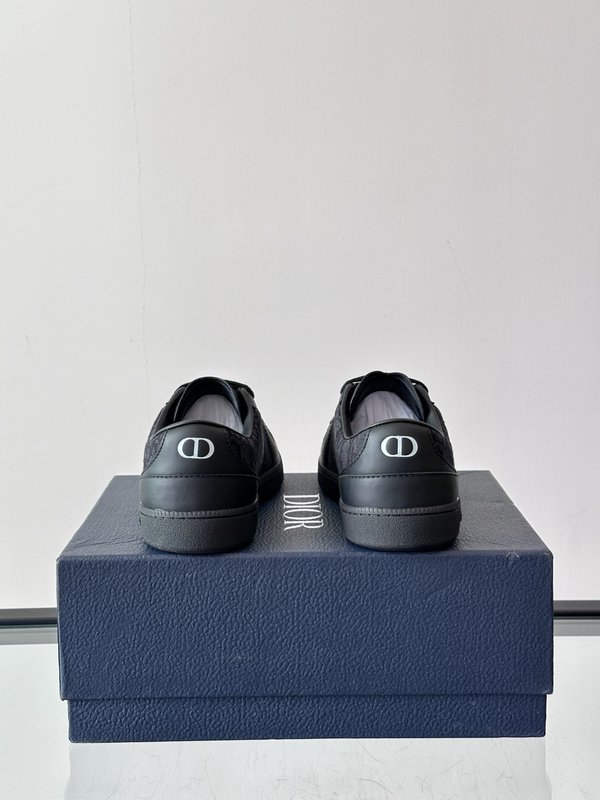 Dior 블랙 클래식 모노그램 스니커즈 001-228757