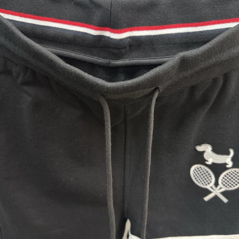 톰브라운 포스트라이프 자수 면 쇼츠 001-229265