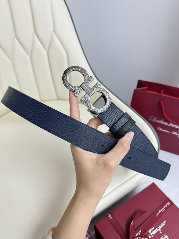 페라가모 양면 소가죽 벨트 001-229322
