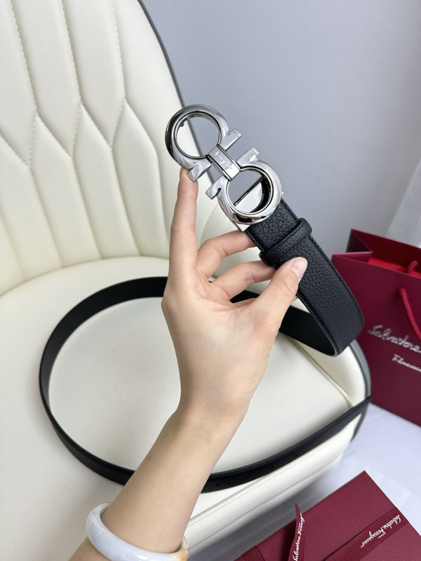 페라가모 양면 소가죽 벨트 001-229361