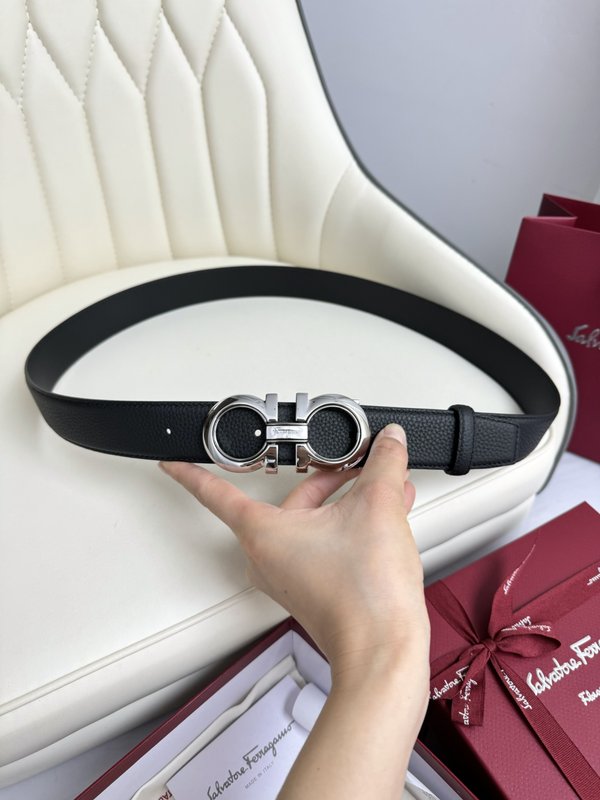 페라가모 양면 소가죽 벨트 001-229361