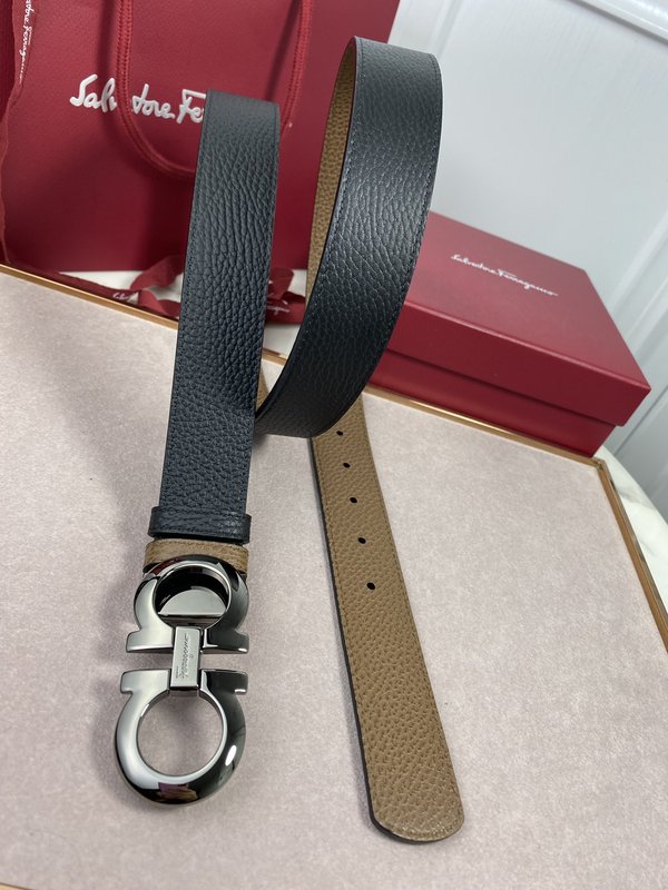 페라가모 간치노 소 가죽 벨트 35mm 001-229426